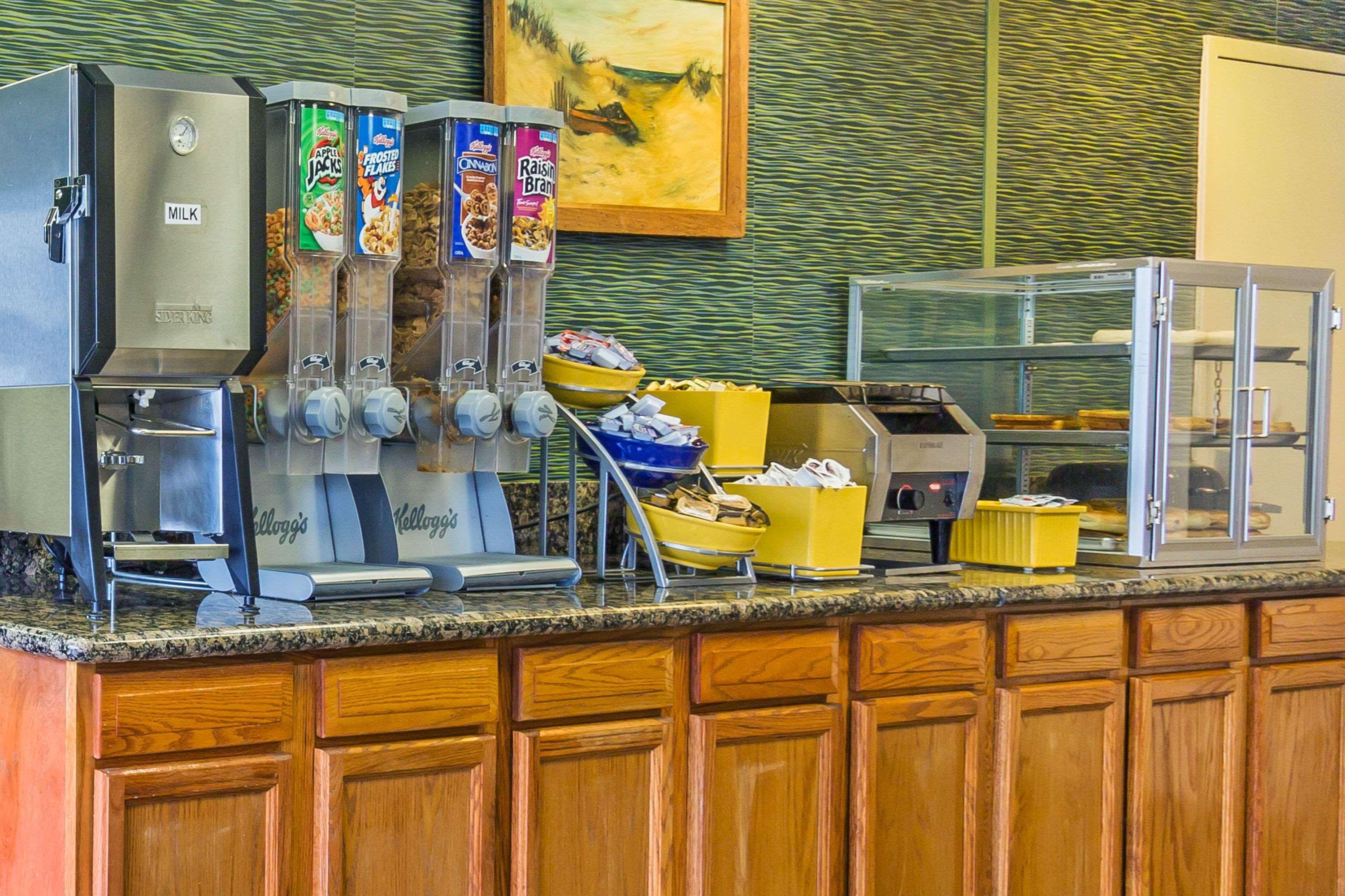 Days Inn By Wyndham Virginia Beach At The Beach Esterno foto