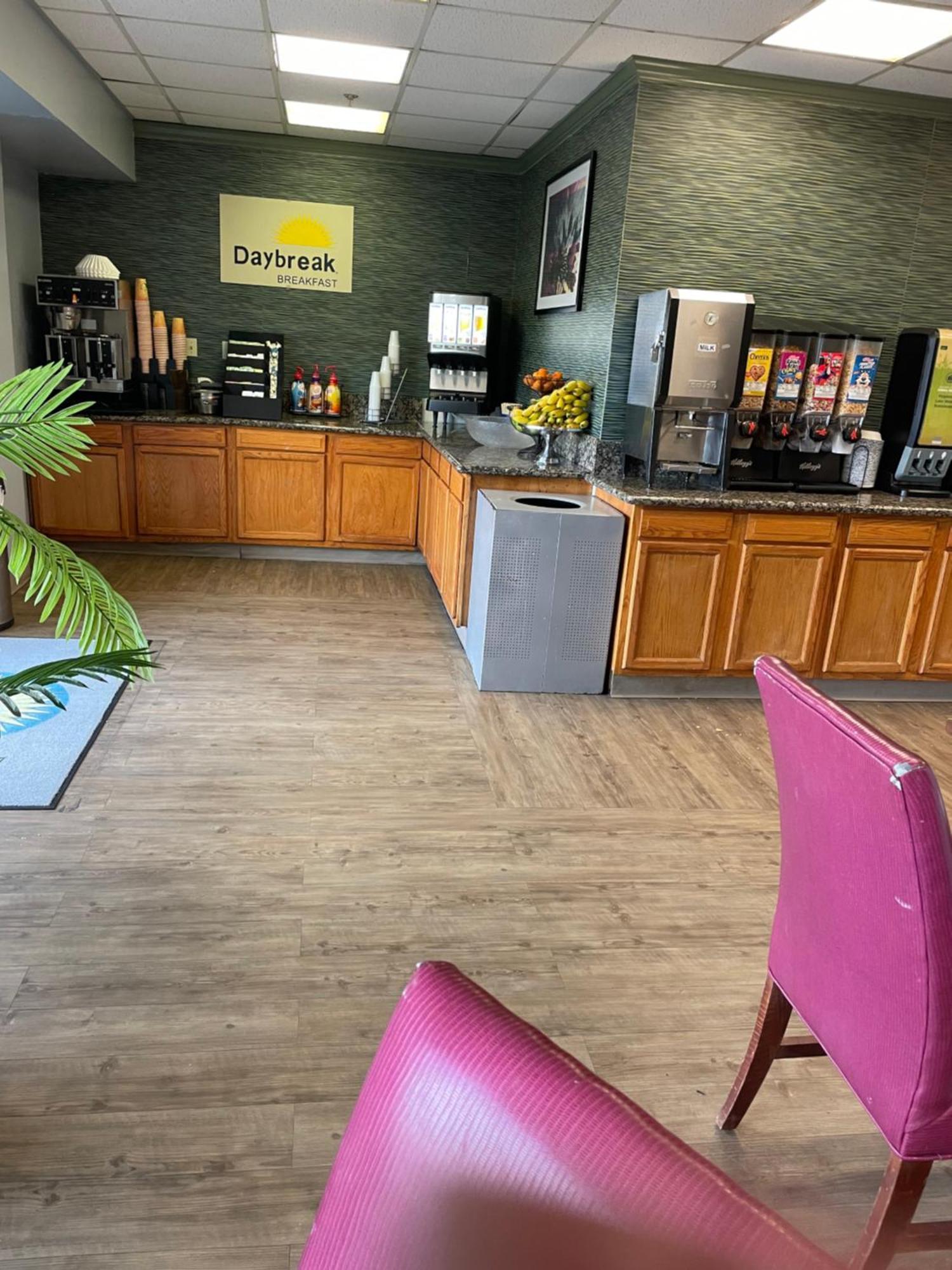 Days Inn By Wyndham Virginia Beach At The Beach Esterno foto